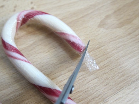 Cutting plastic from candy cane
