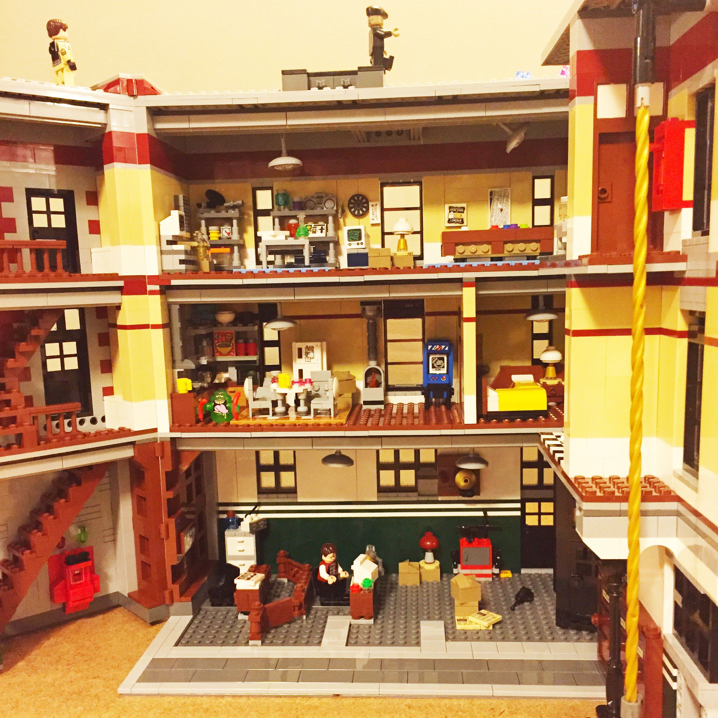 Family Time: Lego Building ~ Ghostbusters Firehall Lego Building