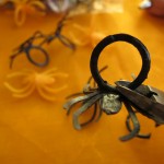 Cutting plastic spider ring