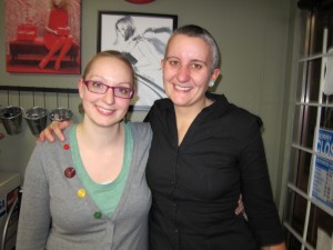 Headshave Sarah & Tina