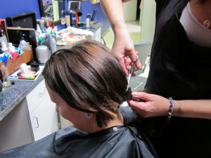 Headshave Tina cutting